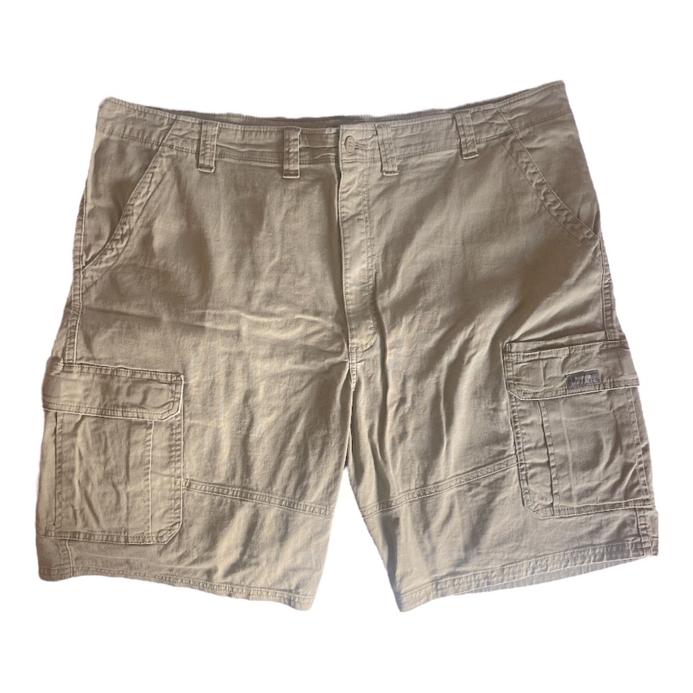 Men’s Wrangler tan cargo shorts relaxed fit Big & Tall size 46